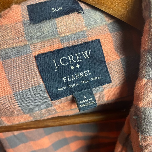 J Crew Flannel in Salmon & Blue check. - Picture 3 of 3